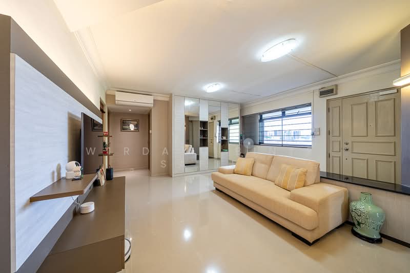 172 Gangsa Road HDB Flat For Sale at S$ 700,000 | PropertyGuru Singapore - Living Room