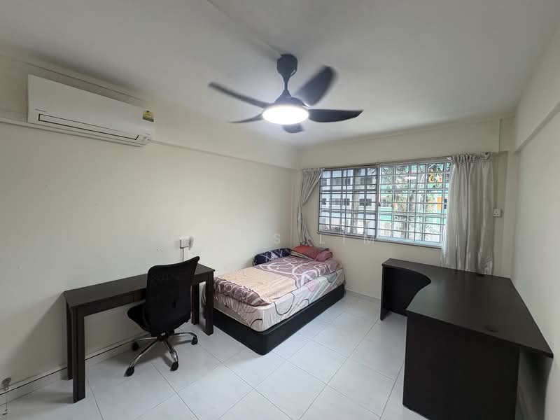 329 Yishun Ring Road, 329 Yishun Ring Road, Room Rental, 150 sqft, HDB Flat For Rent, by James Lim, 500083970 - Bedroom - PropertyGuru.com.sg