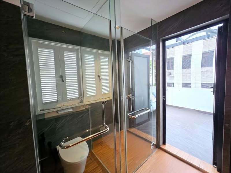 Stylish East Conservation 2+1, Nearby Joo Chiat Place, 2 Bedrooms, 2,350 sqft, Conservation House For Rent, by Susan Prior, 500083982 - Bathroom - PropertyGuru.com.sg