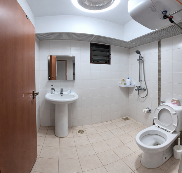336C Yishun Street 31 HDB Flat For Sale at S$ 650,000 | PropertyGuru Singapore - Bathroom