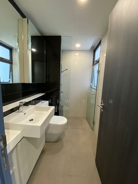 Gem Residences, 1 Lorong 5 Toa Payoh, Room Rental, 300 sqft, Condominium For Rent, by Andrew Yong, 500084001 - Bathroom - PropertyGuru.com.sg