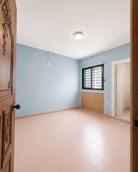 537 Bukit Batok Street 52, 537 Bukit Batok Street 52, 3 Bedrooms, 1,109 sqft, HDB Flat For Sale, by Edwin Teo, 500084006 - Master bedroom  - PropertyGuru.com.sg