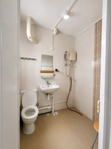 537 Bukit Batok Street 52, 537 Bukit Batok Street 52, 3 Bedrooms, 1,109 sqft, HDB Flat For Sale, by Edwin Teo, 500084006 - Master Bathroom - PropertyGuru.com.sg