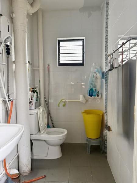 537 Bukit Batok Street 52, 537 Bukit Batok Street 52, Dairy Farm / Bukit Panjang / Choa Chu Kang, 3 Bedrooms, 1,119 sqft, HDB Flat For Sale, by Edwin Teo, 500084006 - Bathroom - PropertyGuru.com.sg