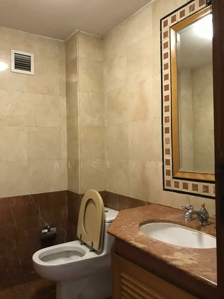 University Park, 2 University Walk, 5 Bedrooms, 3,601 sqft, Semi-Detached House For Rent, by Alice Yap, 500084028 - Bathroom - PropertyGuru.com.sg