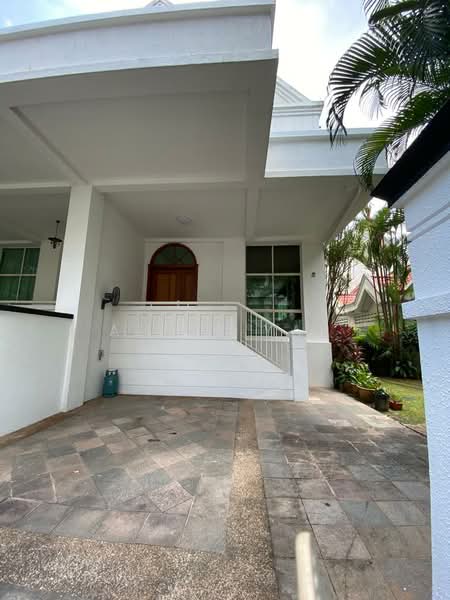 University Park, 2 University Walk, 5 Bedrooms, 3,601 sqft, Semi-Detached House For Rent, by Alice Yap, 500084028 - Exterior - PropertyGuru.com.sg