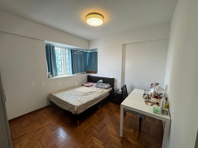 The Warren Apartment For Sale at S$ 1,650,000 | PropertyGuru Singapore - Bedroom