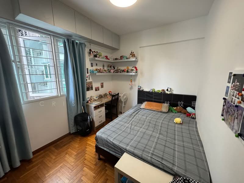 The Warren Apartment For Sale at S$ 1,650,000 | PropertyGuru Singapore - Bedroom