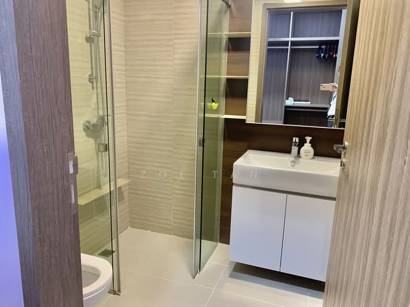 Sky Vue, 1 Bishan Street 15, 2 Bedrooms, 678 sqft, Condominium For Rent, by Zoe Tan, 500084036 - Bathroom - PropertyGuru.com.sg