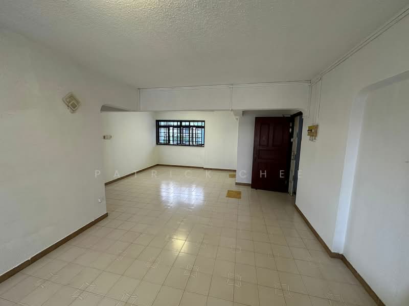 601 Bedok Reservoir Road HDB Flat For Sale at S$ 699,000 | PropertyGuru Singapore - Living Room
