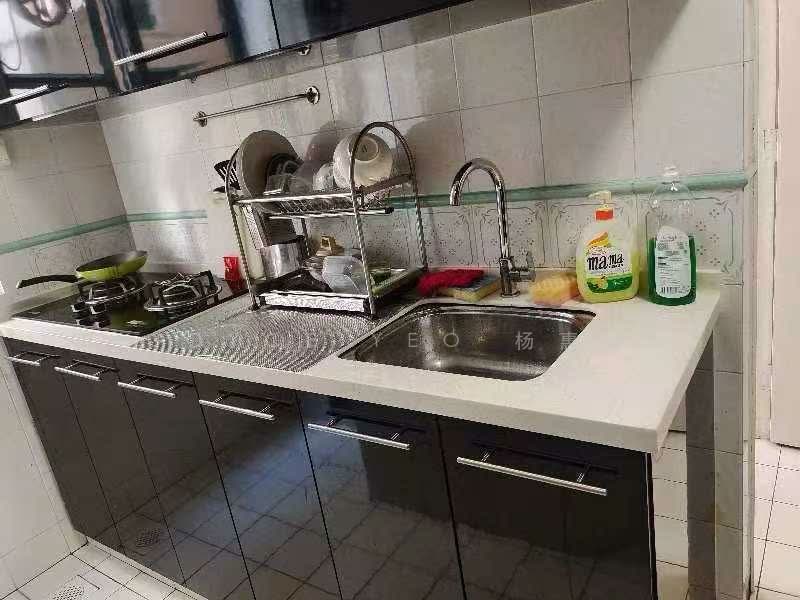 West Bay Condo Condominium For Sale at S$ 1,590,000 | PropertyGuru Singapore - Kitchen