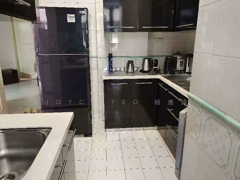 West Bay Condo Condominium For Sale at S$ 1,590,000 | PropertyGuru Singapore - Kitchen