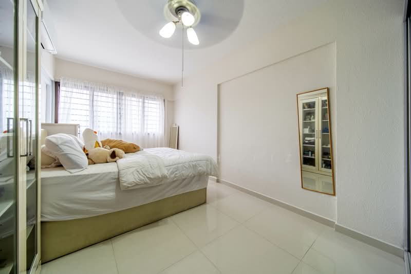 444 Jurong West Avenue 1 HDB Flat For Sale at S$ 630,000 | PropertyGuru Singapore - Bedroom