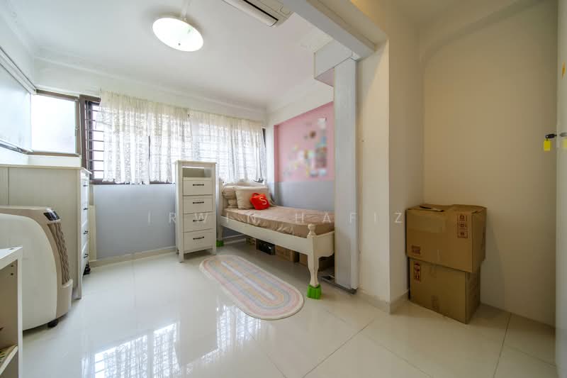 444 Jurong West Avenue 1 HDB Flat For Sale at S$ 630,000 | PropertyGuru Singapore - Bedroom