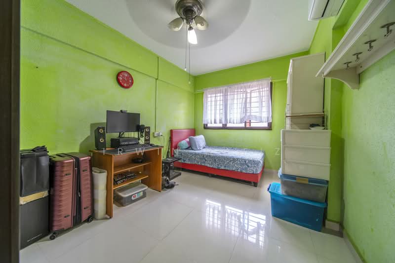 444 Jurong West Avenue 1 HDB Flat For Sale at S$ 630,000 | PropertyGuru Singapore - Bedroom