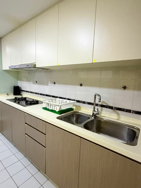 The Tanamera, 1 Tanah Merah Kechil Road, Room Rental, 120 sqft, Condominium For Rent, by ZRooom, 500084073 - Kitchen - PropertyGuru.com.sg