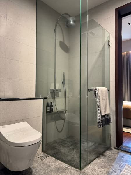 Holland Grove Condominium For Sale at S$ 1,800,000 | PropertyGuru Singapore - Bathroom