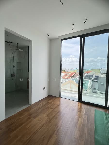 Don't Miss! Brand New Freehold 3.5 Storey Inter-Terrace with Private Lift in Kovan Terraced House For Sale at S$ 6,500,000 | PropertyGuru Singapore - Bathroom