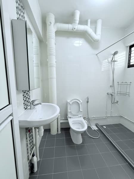 107 Jalan Rajah, 107 Jalan Rajah, 3 Bedrooms, 1,442 sqft, HDB Flat For Rent, by Anthea Yeo 杨丽娇, 500084103 - Bathroom - PropertyGuru.com.sg