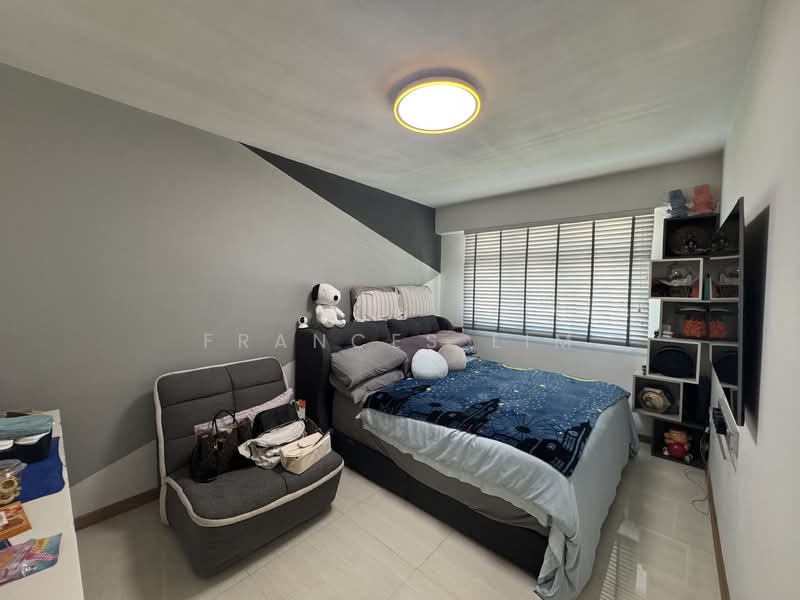 461D Bukit Batok West Avenue 8 HDB Flat For Sale at S$ 828,000 | PropertyGuru Singapore - Bedroom