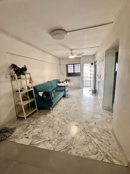 302 Ang Mo Kio Avenue 3, 302 Ang Mo Kio Avenue 3, 3 Bedrooms, 786 sqft, HDB Flat For Rent, by Sharon Lee, 500084122 - Living Room - PropertyGuru.com.sg