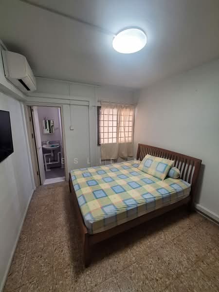 220 Ang Mo Kio Avenue 1, 220 Ang Mo Kio Avenue 1, 2 Bedrooms, 721 sqft, HDB Flat For Sale, by Leslie Mui, 500084124 - Bedroom - PropertyGuru.com.sg