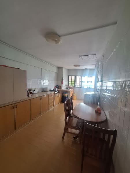 220 Ang Mo Kio Avenue 1, 220 Ang Mo Kio Avenue 1, 2 Bedrooms, 721 sqft, HDB Flat For Sale, by Leslie Mui, 500084124 - Kitchen - PropertyGuru.com.sg