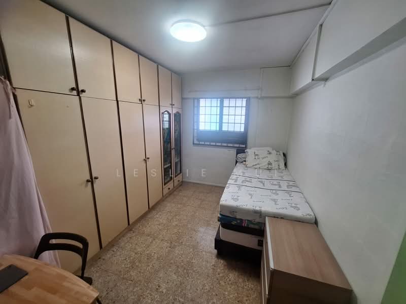 220 Ang Mo Kio Avenue 1, 220 Ang Mo Kio Avenue 1, 2 Bedrooms, 721 sqft, HDB Flat For Sale, by Leslie Mui, 500084124 - Bedroom - PropertyGuru.com.sg
