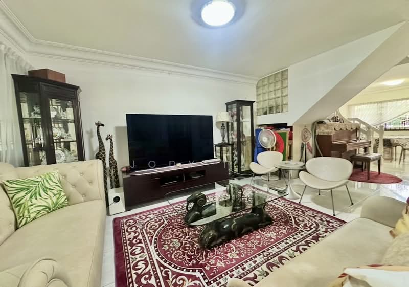 542 Serangoon North Avenue 4 HDB Flat For Sale at S$ 1,199,999 | PropertyGuru Singapore - Living Room