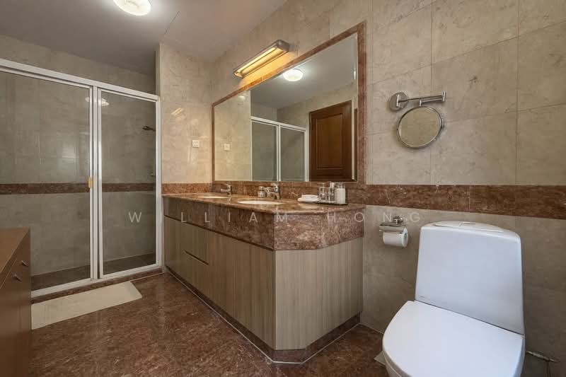 3-Sty terrace in Riverina Crescent, Pasir Ris Terraced House For Sale at S$ 2,900,000 | PropertyGuru Singapore - Bathroom