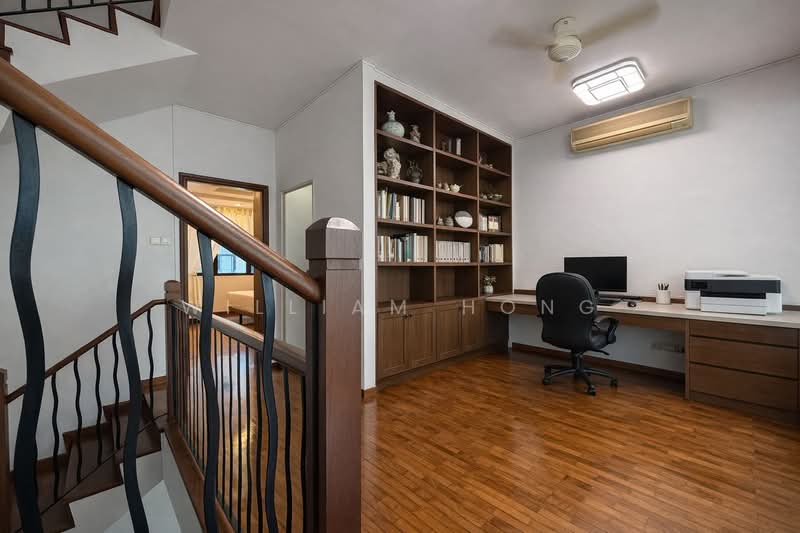 3-Sty terrace in Riverina Crescent, Pasir Ris Terraced House For Sale at S$ 2,900,000 | PropertyGuru Singapore - Study