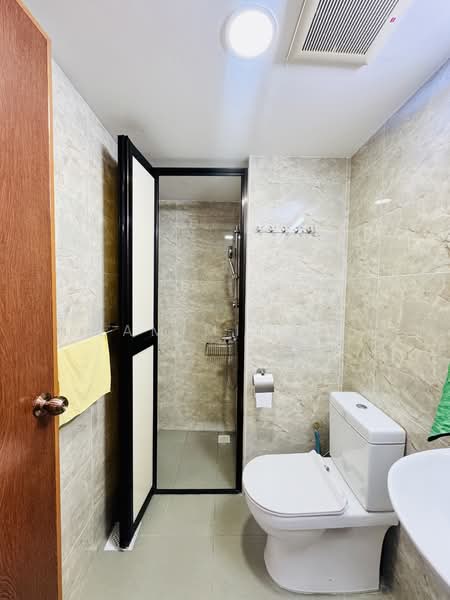 Hillbrooks, 92 Hillview Avenue, 3 Bedrooms, 1,076 sqft, Condominium For Rent, by Lam Min Yi, 500084147 - Bathroom - PropertyGuru.com.sg