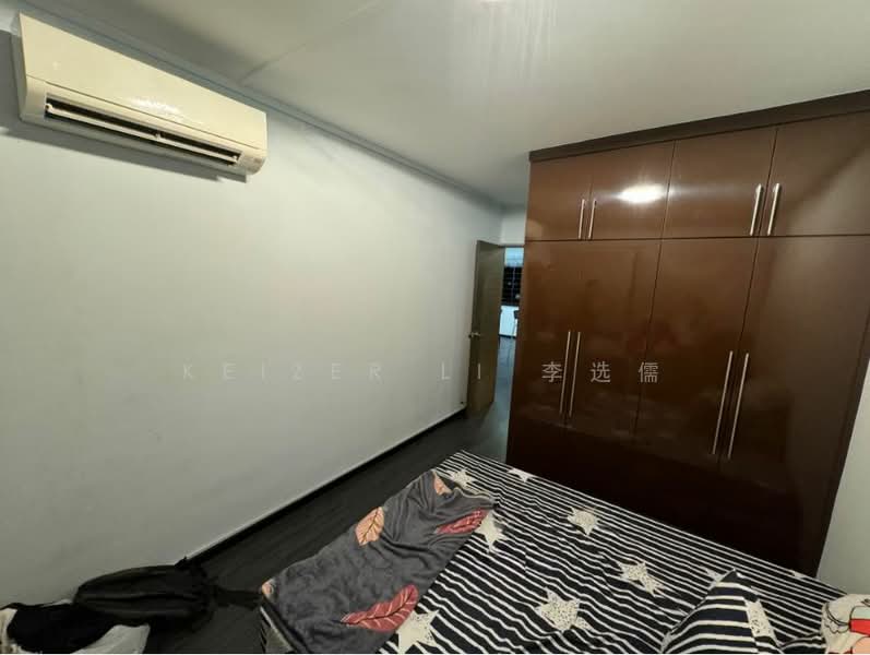 717 Jurong West Street 71 HDB Flat For Sale at S$ 525,000 | PropertyGuru Singapore - Bedroom