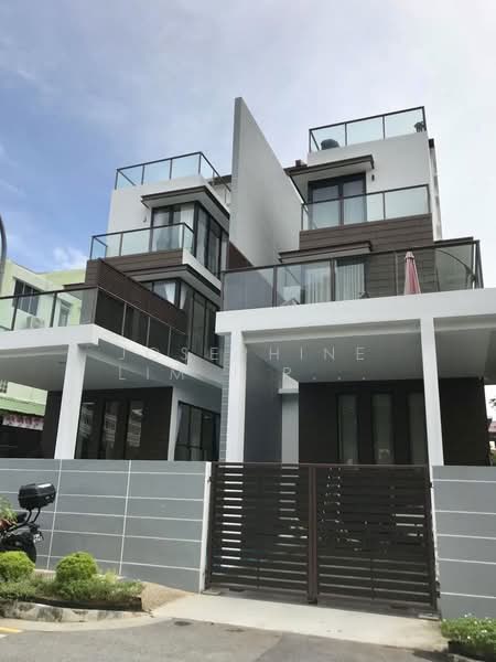 39 Lorong Marzuki, , 5 Bedrooms, 5,069 sqft, Semi-Detached House For Rent, by Josephine Lim J R 林婕容 (区域分行董事 ), 500084150 - Exterior - PropertyGuru.com.sg