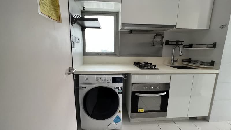 Kovan Residences, 1 Kovan Road, 2 Bedrooms, 893 sqft, Condominium For Rent, by Alvin Chua, 500084171 - Kitchen - PropertyGuru.com.sg