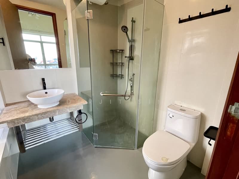 A Home You’ll Feel the Moment You Step In | Rare Spacious 2BR Near MRT, , 2 Bedrooms, 883 sqft, Condominium For Rent, by Inderjit Singh, 500084174 - Bathroom - PropertyGuru.com.sg