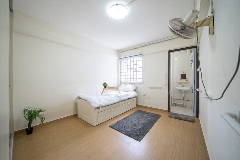 228 Serangoon Avenue 4 HDB Flat For Sale at S$ 680,000 | PropertyGuru Singapore - Bedroom