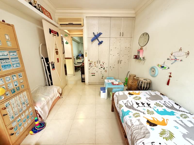 180 Yung Sheng Road HDB Flat For Sale at S$ 580,000 | PropertyGuru Singapore - Bedroom