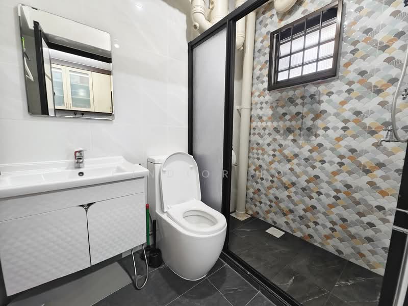 22 Jalan Membina HDB Flat For Sale at S$ 968,000 | PropertyGuru Singapore - Bathroom