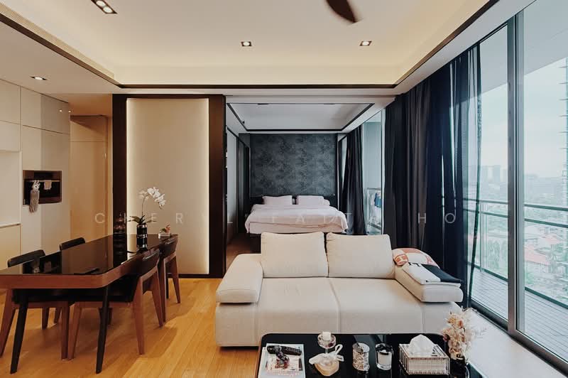 Hilltops Condominium For Sale at S$ 2,900,000 | PropertyGuru Singapore - Living Room