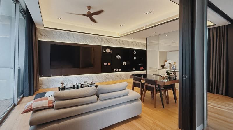 Hilltops Condominium For Sale at S$ 2,900,000 | PropertyGuru Singapore - Living Room