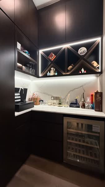 Hilltops Condominium For Sale at S$ 2,900,000 | PropertyGuru Singapore - Interior