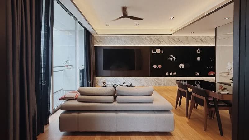 Hilltops Condominium For Sale at S$ 2,900,000 | PropertyGuru Singapore - Living Room