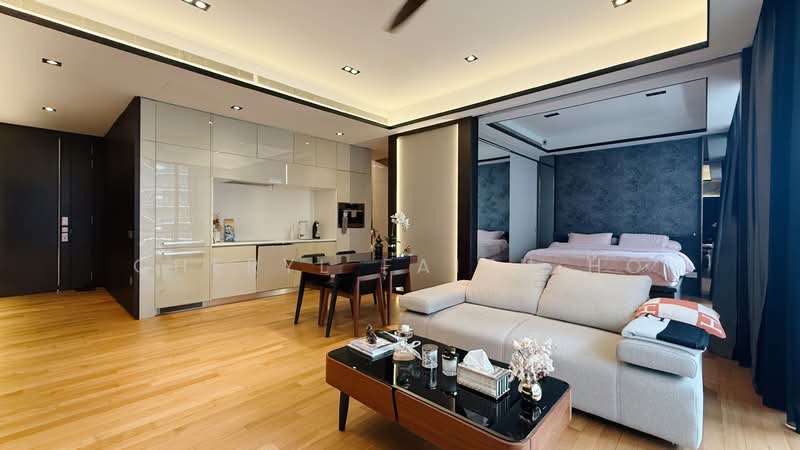 Hilltops Condominium For Sale at S$ 2,900,000 | PropertyGuru Singapore - Living Room