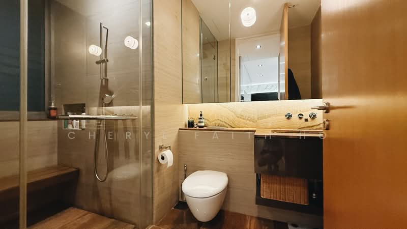 Hilltops Condominium For Sale at S$ 2,900,000 | PropertyGuru Singapore - Bathroom