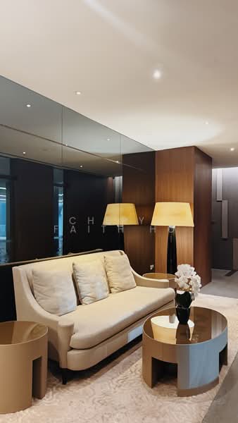 Hilltops Condominium For Sale at S$ 2,900,000 | PropertyGuru Singapore - Living Room