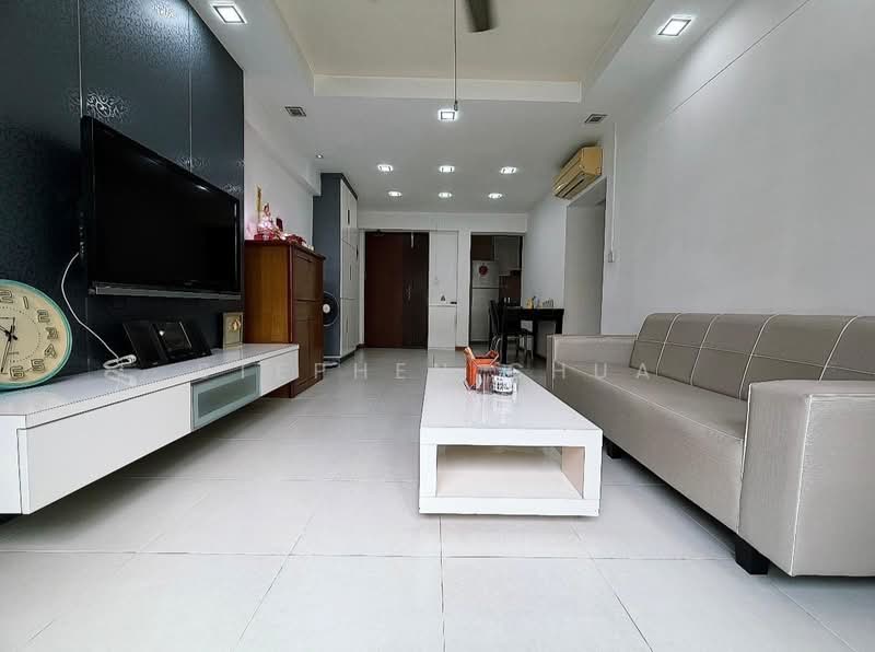 303B Punggol Central HDB Flat For Sale at S$ 650,000 | PropertyGuru Singapore - Living Room