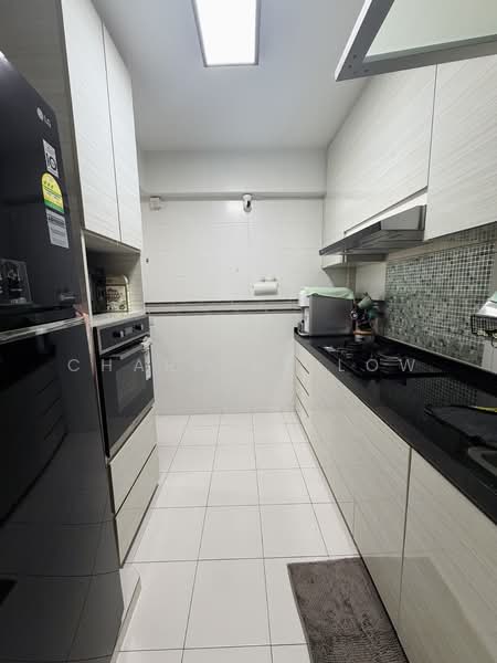 463B Sembawang Drive HDB Flat For Sale at S$ 488,888 | PropertyGuru Singapore - Kitchen
