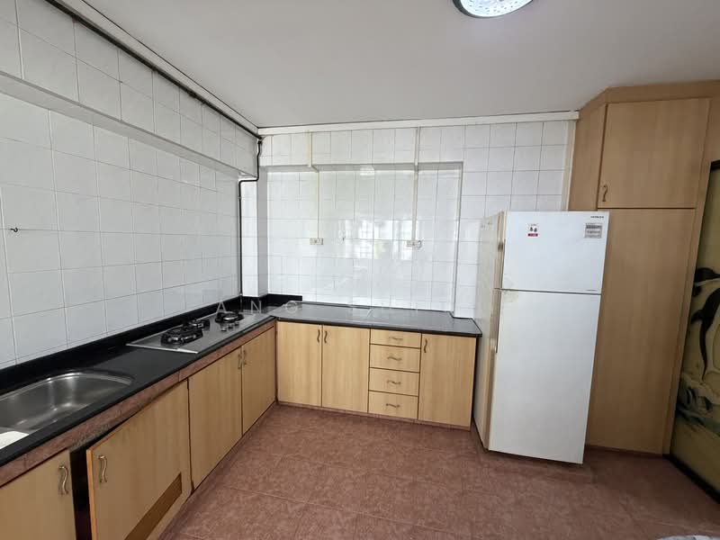 615 Woodlands Avenue 4, 615 Woodlands Avenue 4, 3 Bedrooms, 1,312 sqft, HDB Flat For Rent, by Ang ShiQi, 500084224 - Kitchen - PropertyGuru.com.sg