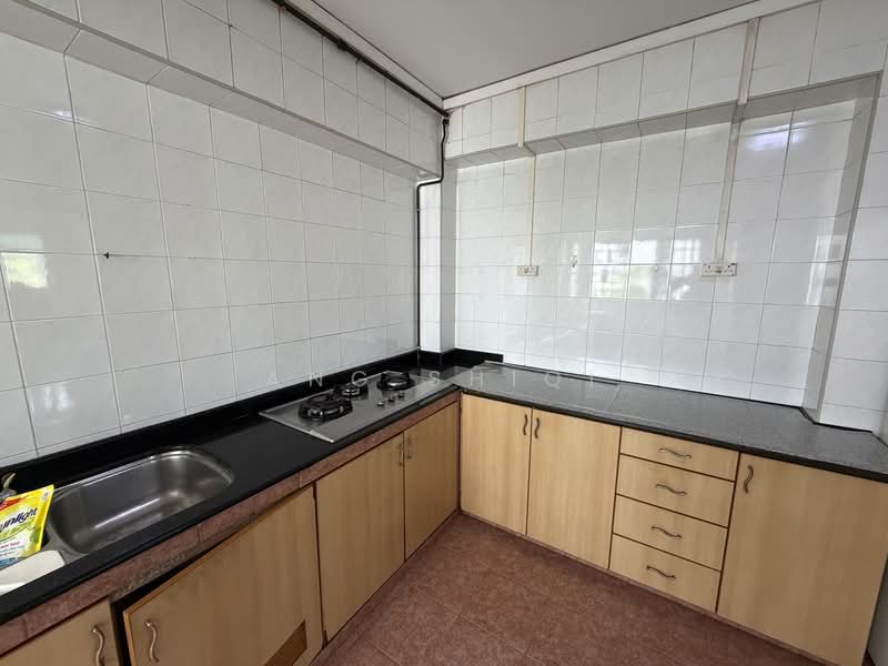 615 Woodlands Avenue 4, 615 Woodlands Avenue 4, 3 Bedrooms, 1,312 sqft, HDB Flat For Rent, by Ang ShiQi, 500084224 - Kitchen - PropertyGuru.com.sg